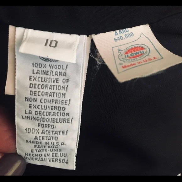 Liz Claiborne Wool Crepe and Ermine Trimmed Jacket w/ Covered Buttons - Size 10 - Picture 5 of 7